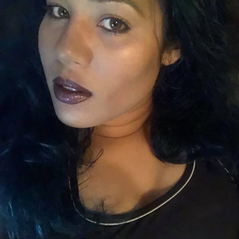 Meet your Posher, Monica